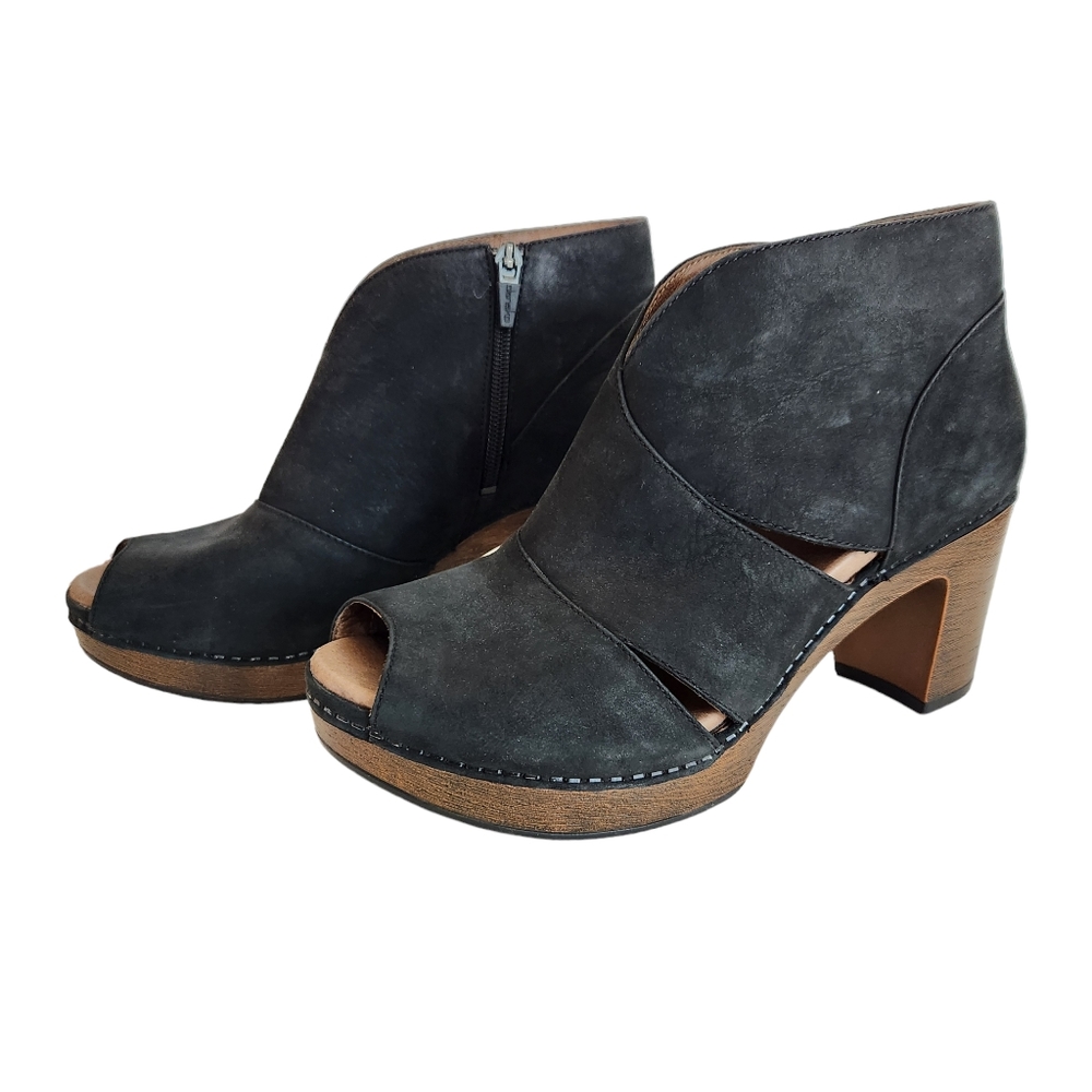 Dansko Womens Delphina Black Leather Peep Toe Block Heel Sandal Size 40